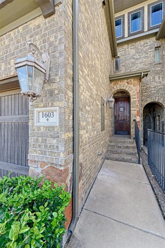 Photo - 1605 Brook Glen Dr