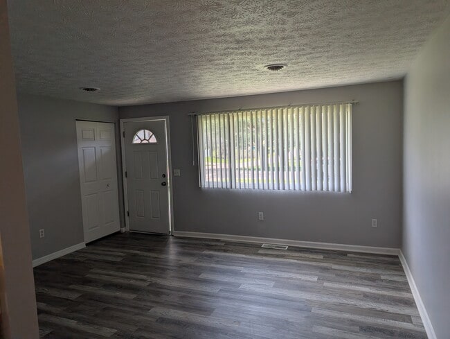 Photo - 7465 Rob St NW