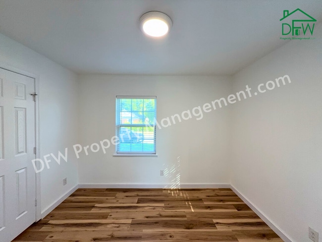 Photo - Fully Renovated 2-Bedroom Home Near UTA & AT&T Stadium – Modern Upgrades + Spacious Yard!