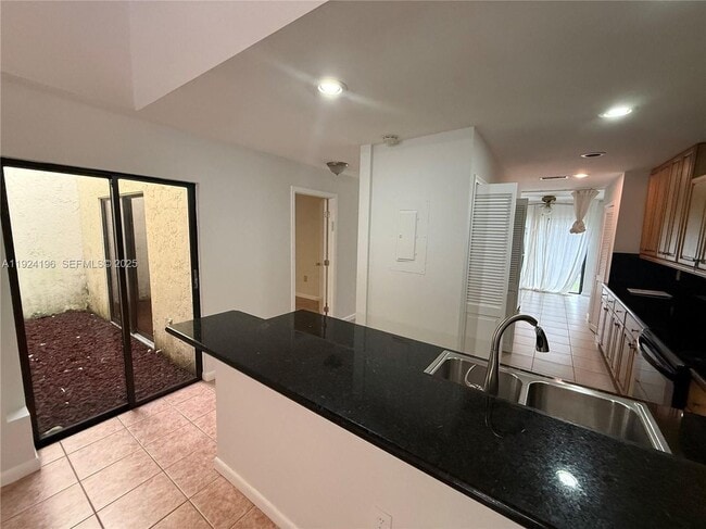 Photo - 3325 Oak Dr Unit TOWNHOUSE