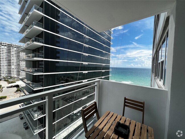 Building Photo - 2030 S Ocean Dr Unit 1022 Rental