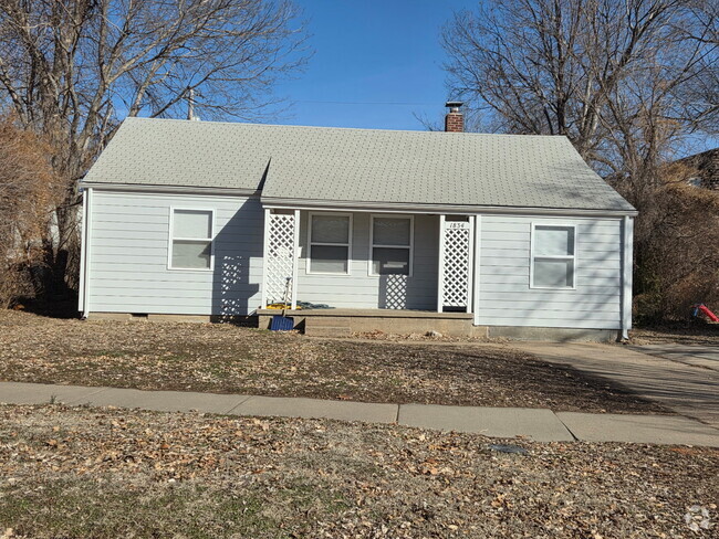 Building Photo - 1834 Hunting Ave Rental