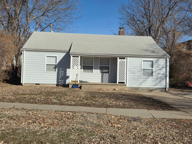 Exterior - 1834 Hunting Ave House