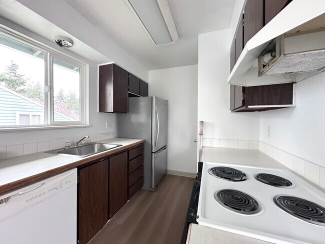 Photo - Charming 2-Bed, 1-Bath Home in Tee Off Est...