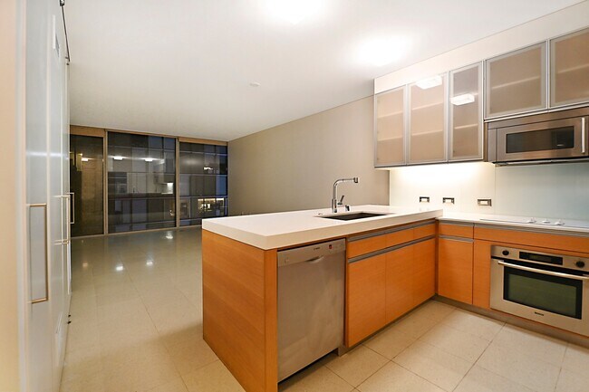 Veer Towers 2210E-CityCenter Views from th... - Veer Towers 2210E-CityCenter Views from th... Condo