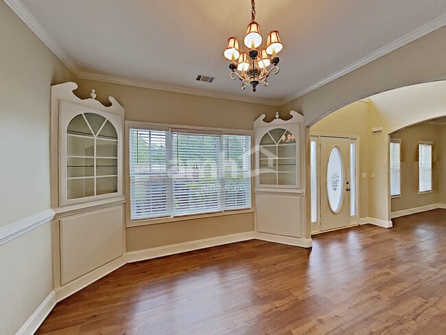 Photo - 712 Gatwick Ct