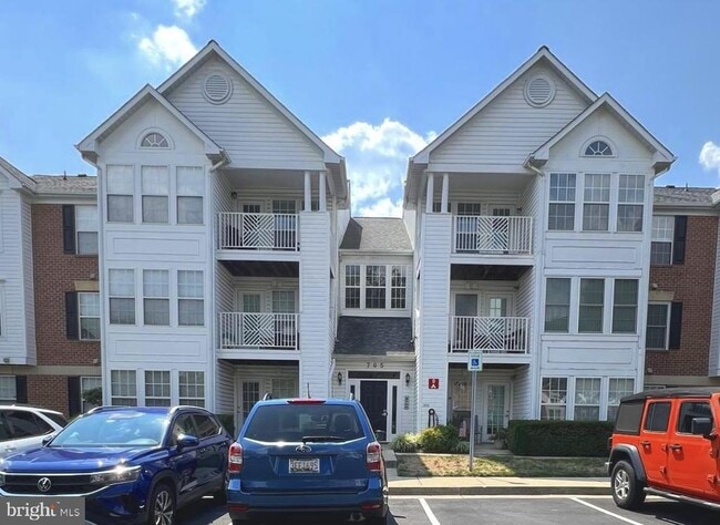 Building Photo - 705 Harvest Run Dr Unit 103 Rental