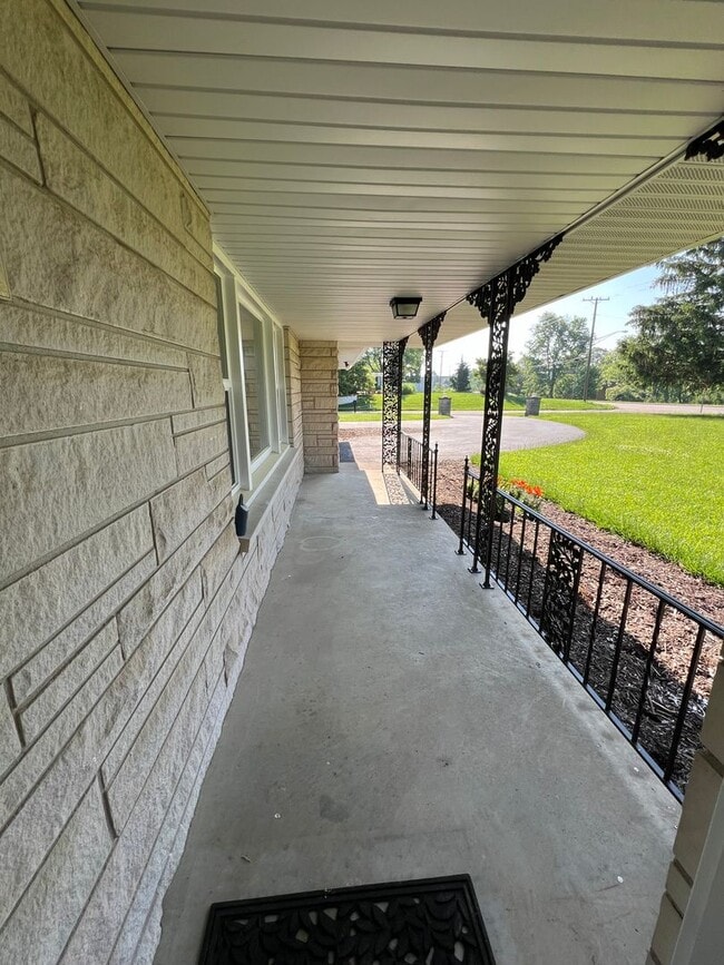 Photo - Home with Paradise Setting in Backyard! Available July 2026!! $2,500 Monthly!