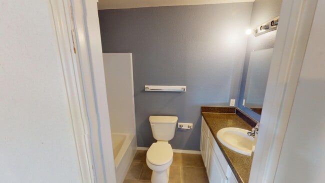 Photo - 1101 W 24th St N