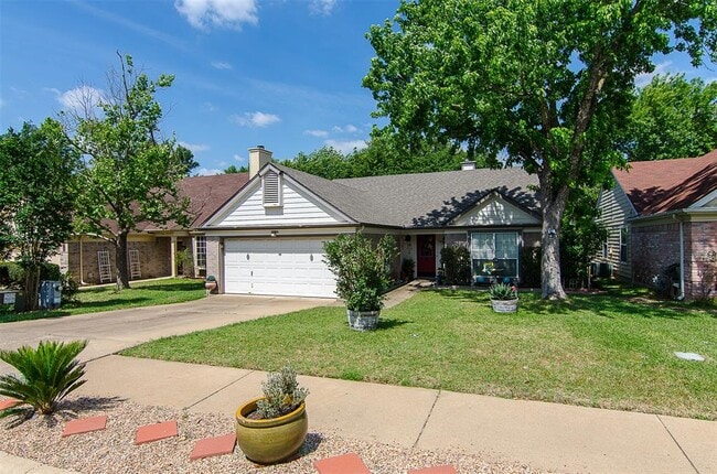 Photo - 16304 Kicking Bird Dr House