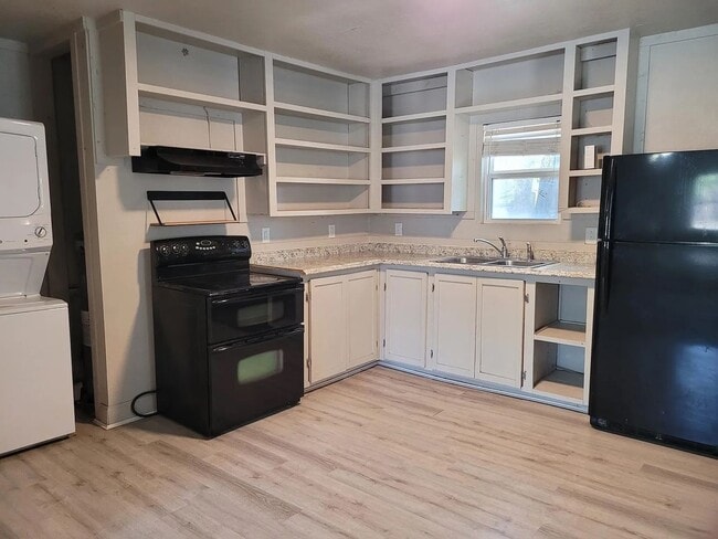 Building Photo - 2404 Avenue U Unit A