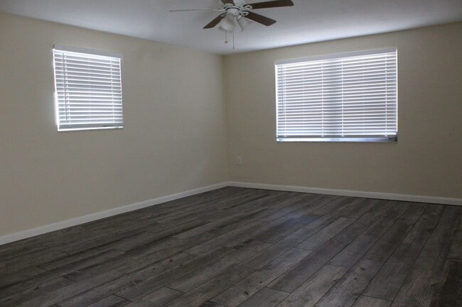 Photo - 1 Bedroom 1 Bath 1/2 Duplex