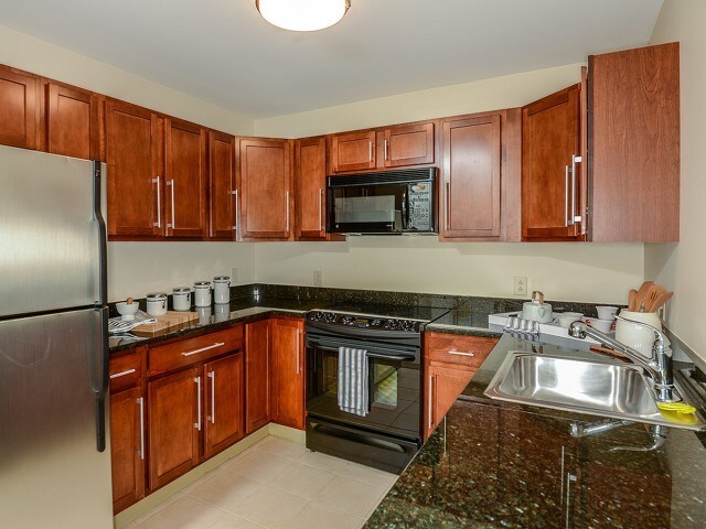 Hartford 21 Apartments For Rent In Ct Forrent Kitchens Include Granite Countertops And Electric Liances Hartford 21 Apartments