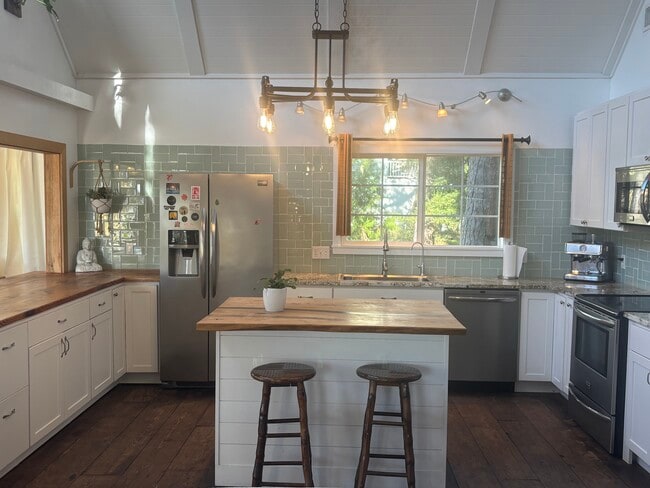 Photo - 44 W River Dr