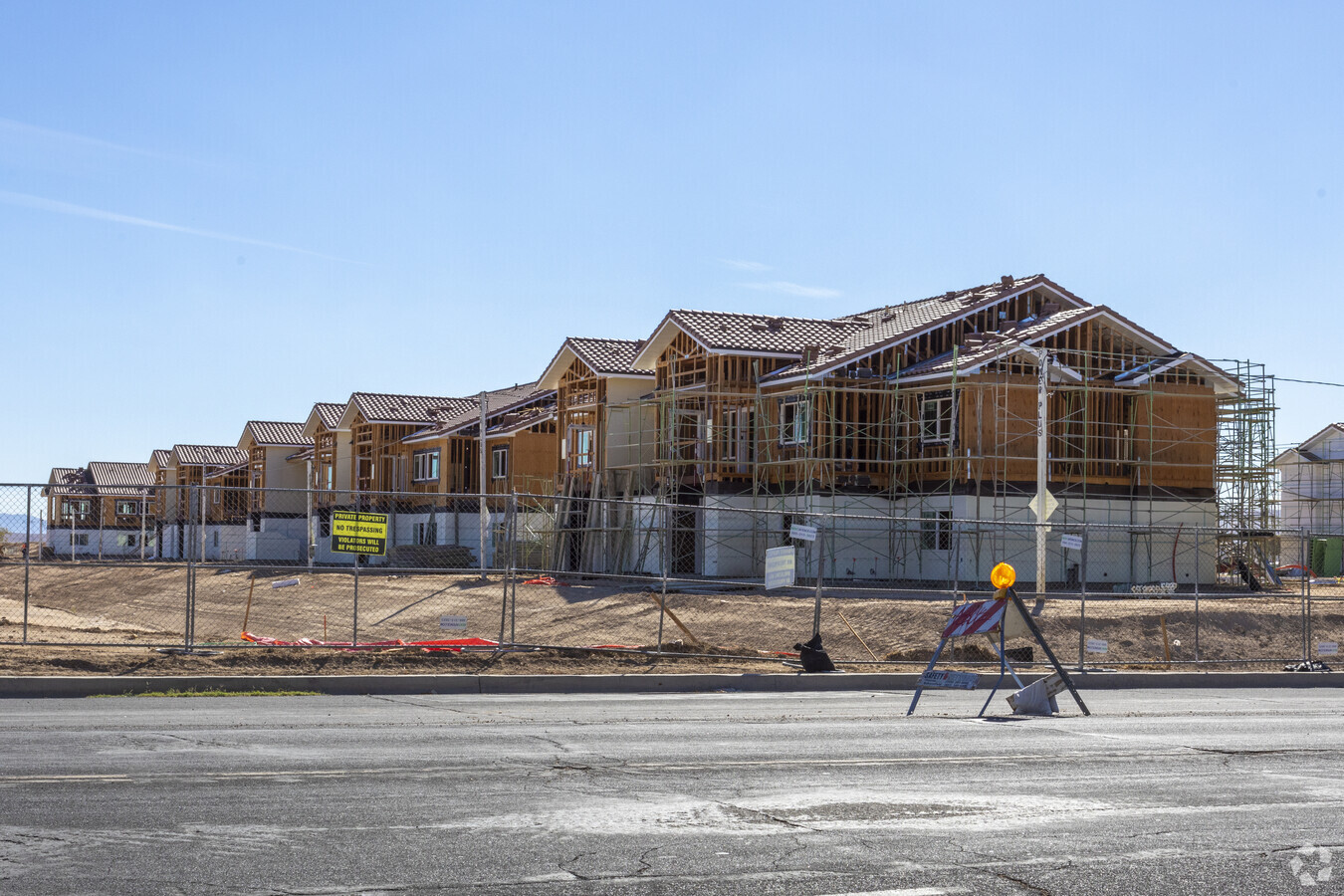 Construction 9/2022 - Mojave View Apartments