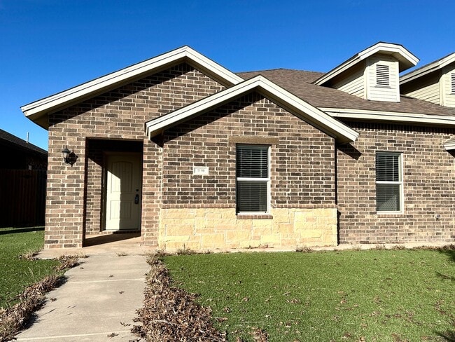 Building Photo - 3 bed 2 bath 2 car garage - Cooper ISD