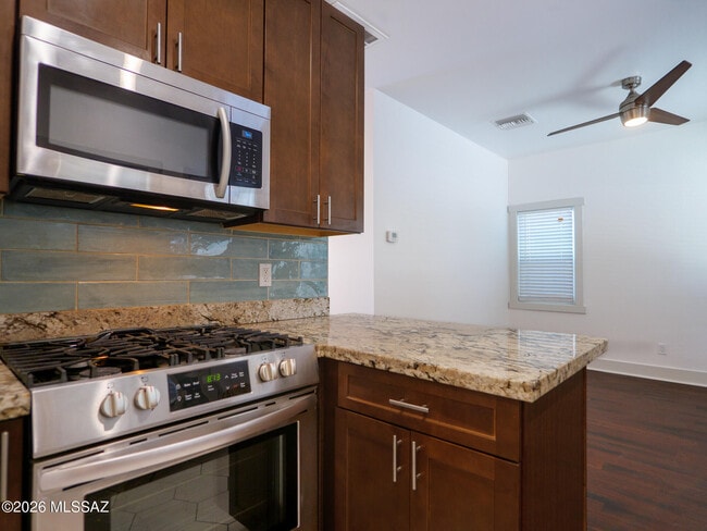 Photo - 120 E 18th St