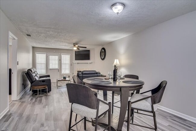 Photo - West Augusta Furnish Short Term Retnal