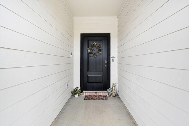 Photo - 31203 Heddington Ln