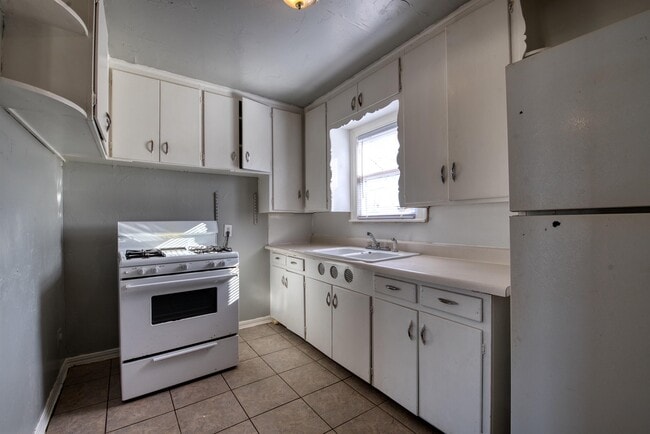 Photo - 3112 Cashion Pl