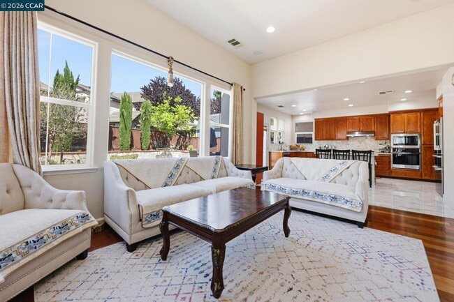 Photo - 165 Paddington Ct