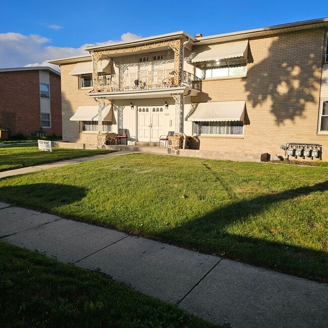 Building Photo - 4254 N 91st St Unit Goeldner properties