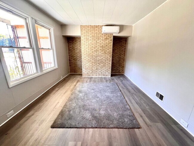 Photo - 1320 Irwin St Unit 1