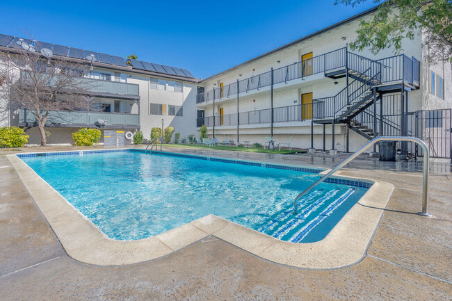 The Hills Apartments at Thousand Oaks - The Hills Apartments at Thousand Oaks