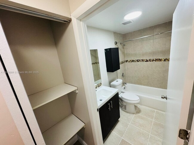 Photo - 1469 SW 5th St Unit 7