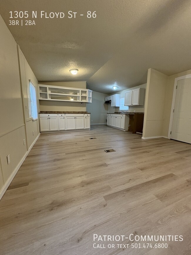 Photo - 1305 N Floyd St