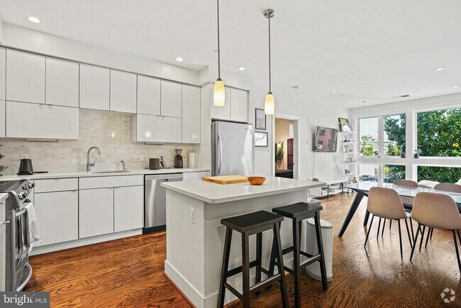 Building Photo - 2920 Georgia Ave NW Unit 201 Rental