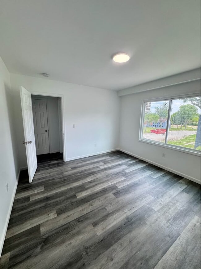 Photo - Bradley Apartments