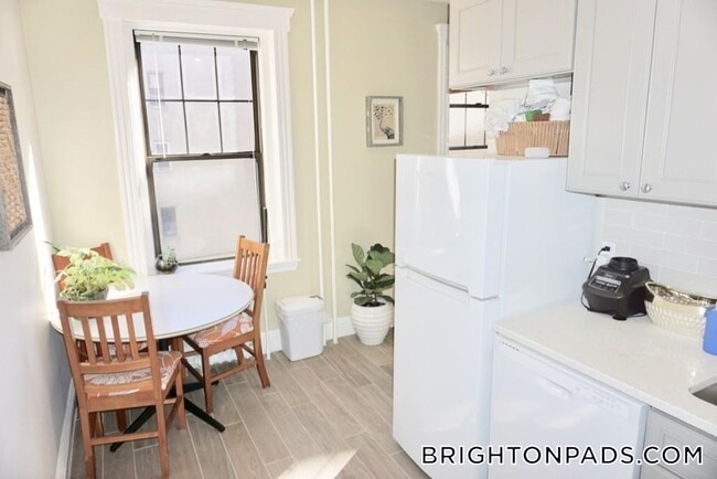 370 Chestnut Hill Ave Unidad 34
