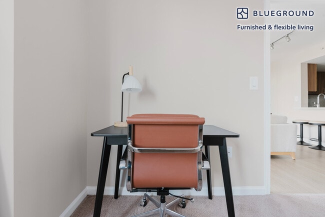 Photo - 450 Massachusetts Ave NW Unidad FL5-ID1199