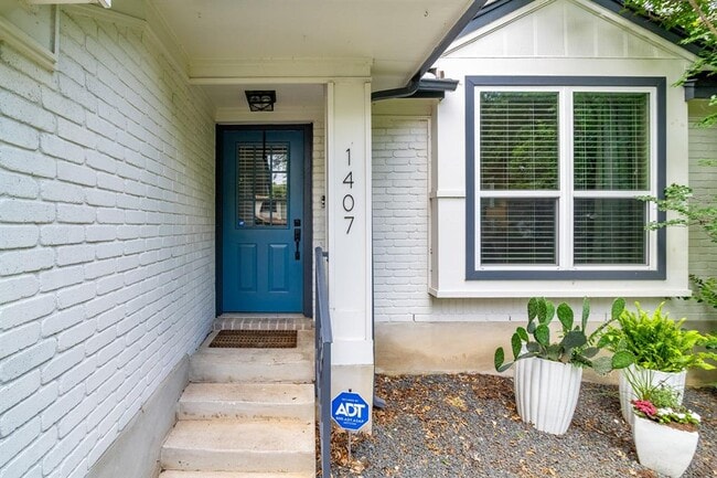 Photo - 1407 Elm Brook Dr