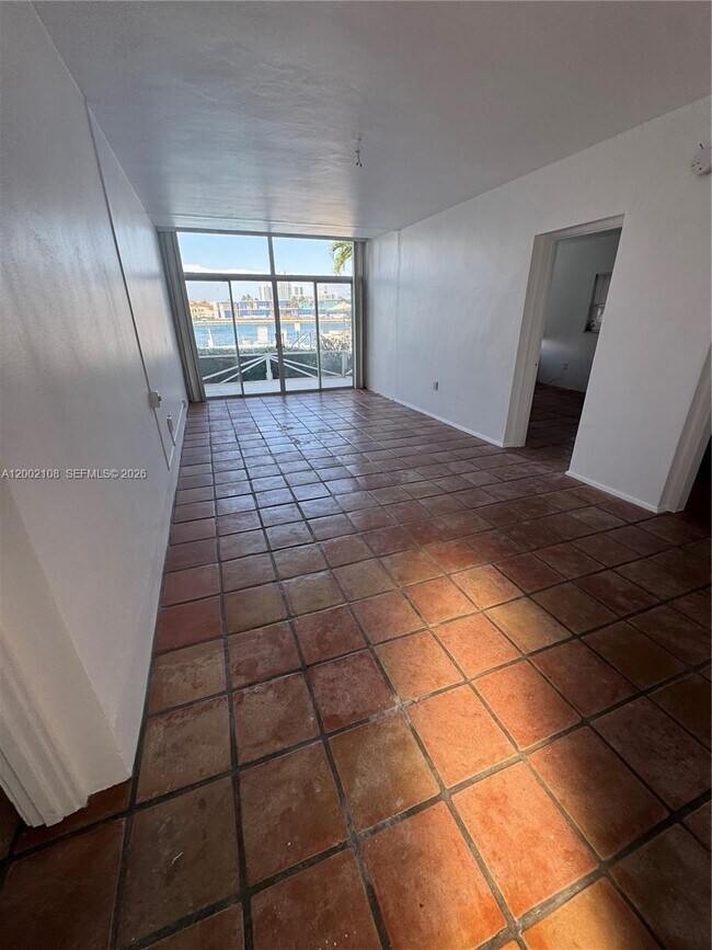 10281 E Bay Harbor Dr Unit C2