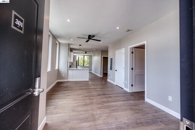 4202 Telegraph Ave Unit 101