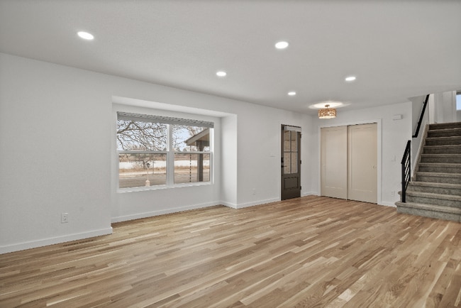 Photo - 2967 Lakeshore Dr