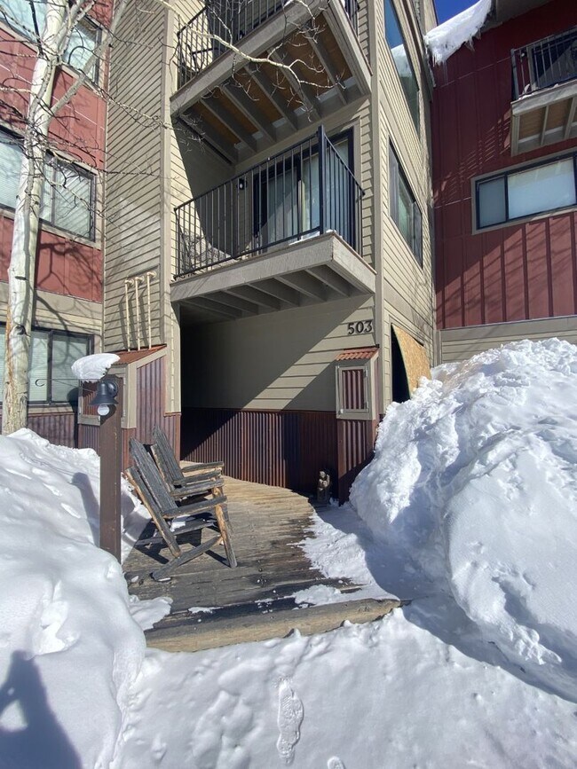 21 Crested Mountain Ln