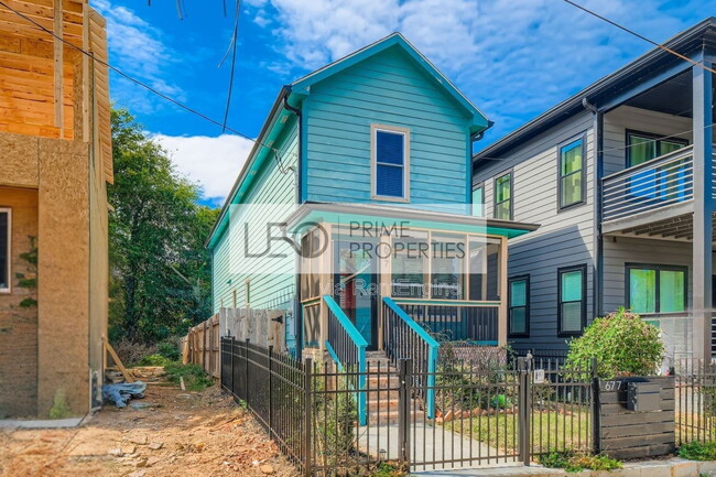 Photo - 677 Ira St SW