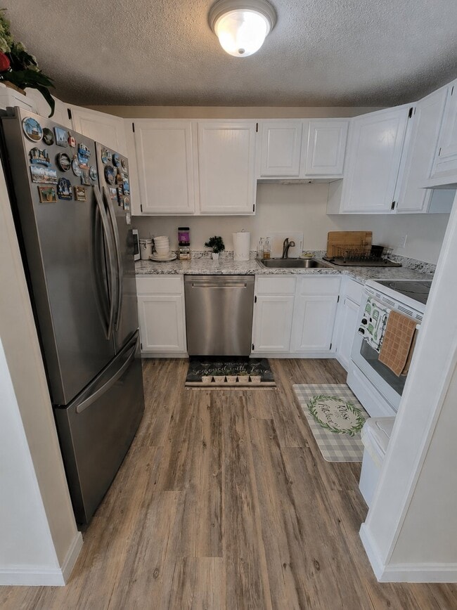 Photo - 162 Ayer Rd