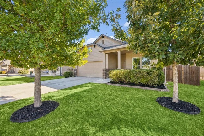 Photo - 1412 Elbe St