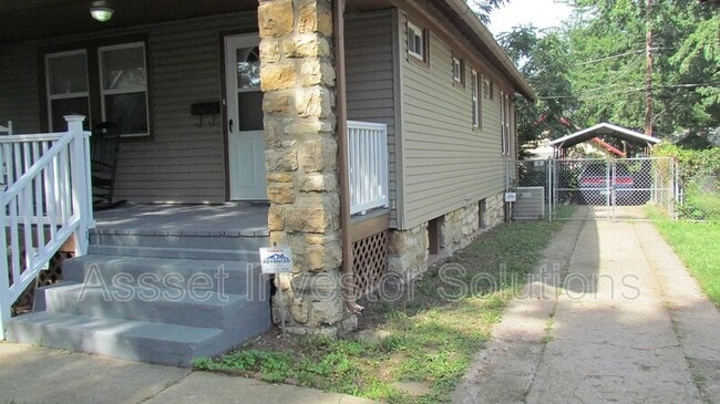 Photo - 4336 Bell St