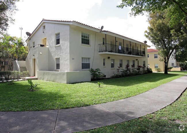 Building Photo - 504 Santander Ave