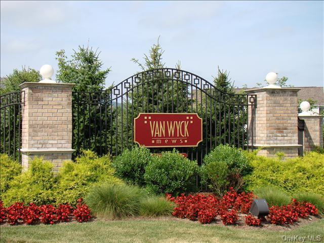 Photo - 2204 Bennington Dr