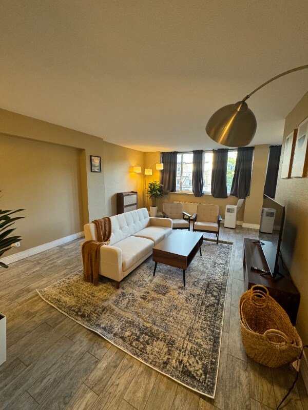 Photo - 1196 N Grant St Unidad 308