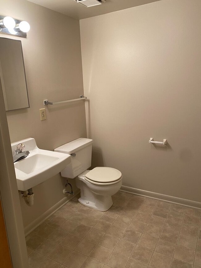 Photo - 282 McGavock Pk Unidad 282 B McGavock Pike