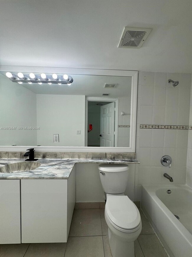 Photo - 2415 NW 16th St Rd Unidad 301-1