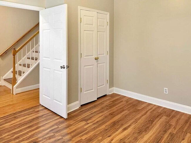 Photo - 1305 Catherine St Unit 1305 Catherine St.