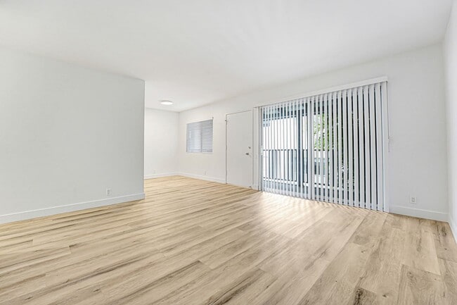 Photo - 847 6th St Unit F